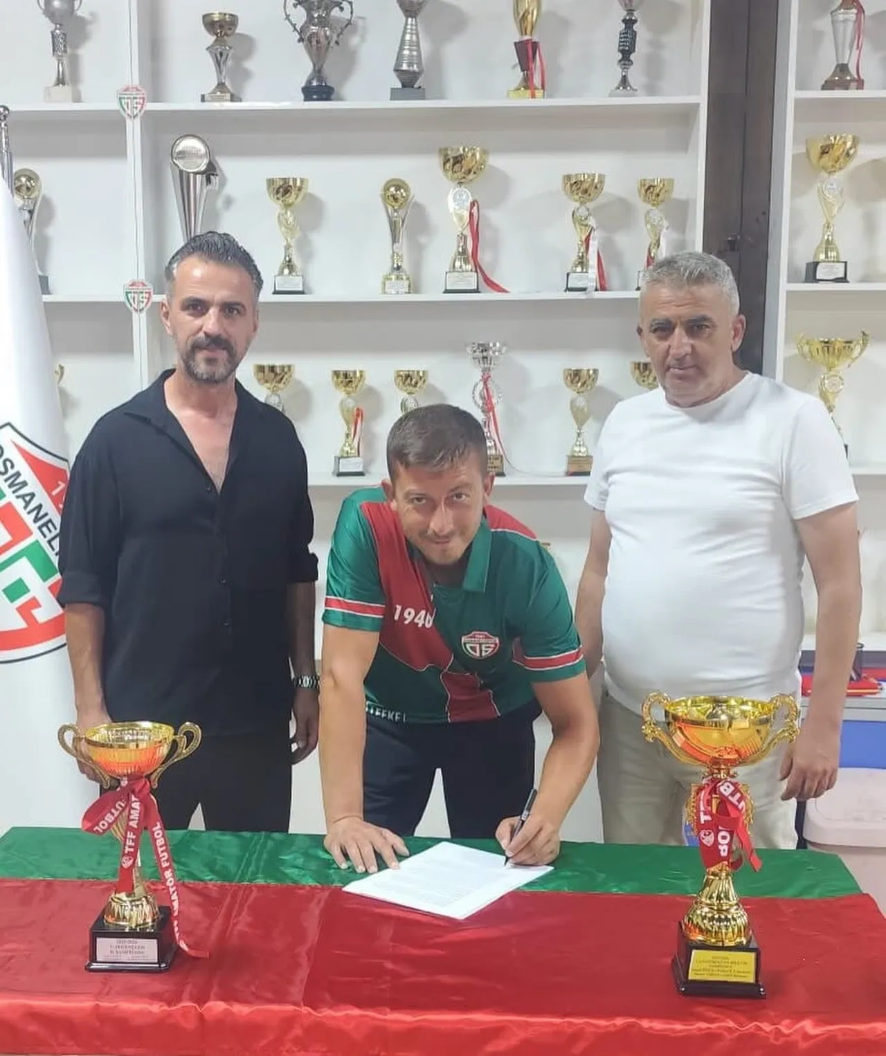OSMANELİSPOR'UN YAŞAYAN EFSANESİ 'DAYI' LAKAPLI HASAN KOÇ