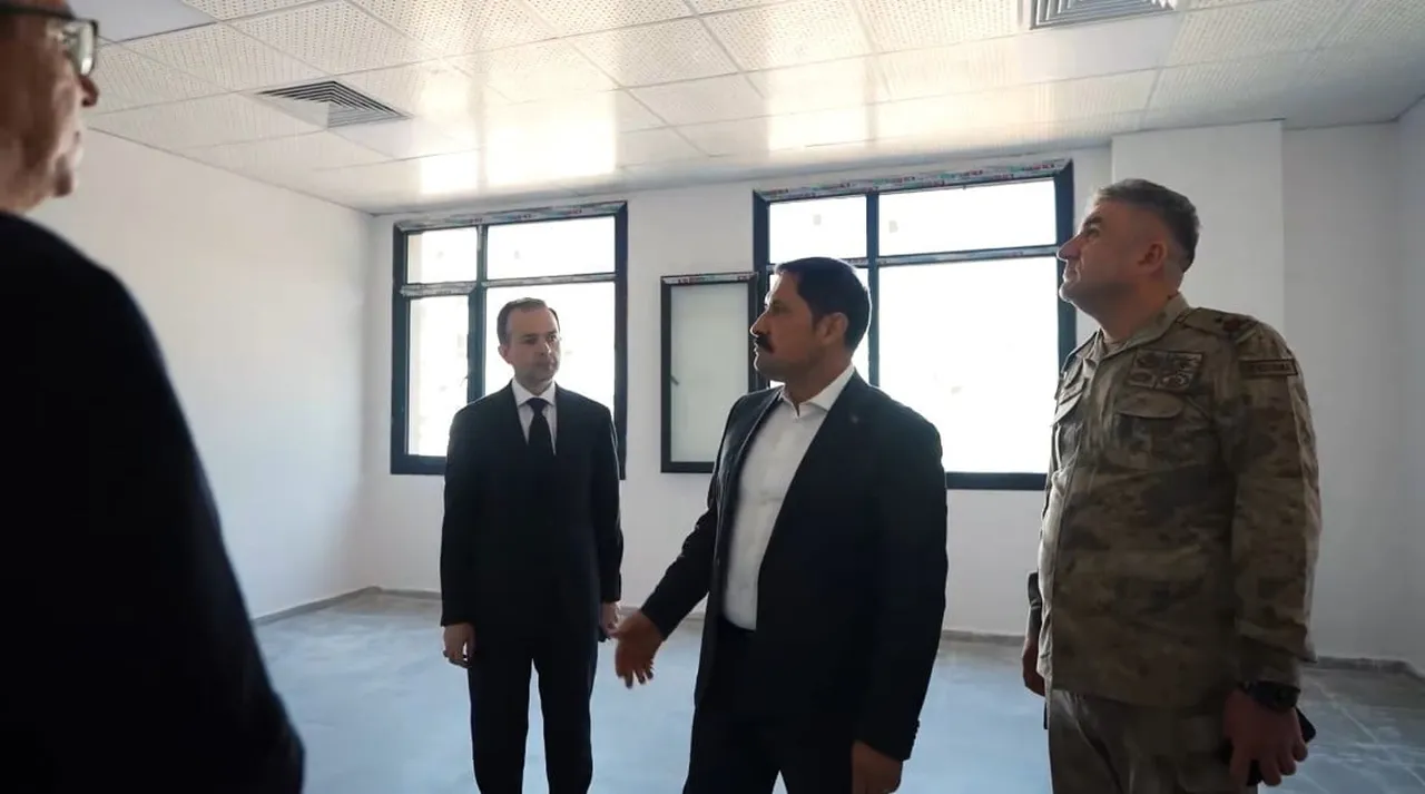 HATAY VALİSİ MUSTAFA MASATLI, PAYAS’TA YAPIMI DEVAM EDEN HALK EĞİTİM MERKEZİ VE ÖĞRENCİ PANSİYONU...
