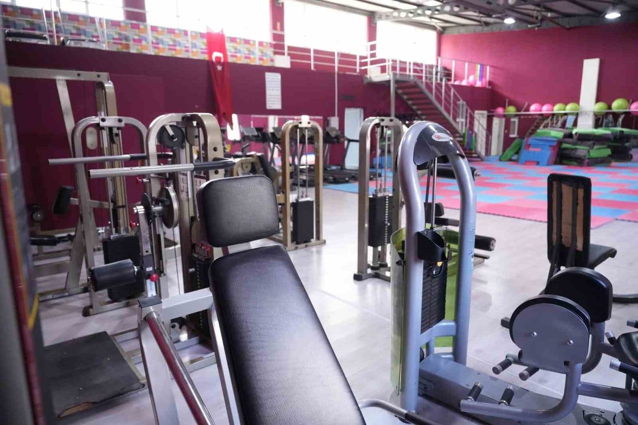 YENİŞEHİR BELEDİYESİ KADIN SPOR SALONU, GERÇEKLEŞTİRİLEN YENİLEME ÇALIŞMALARININ ARDINDAN...