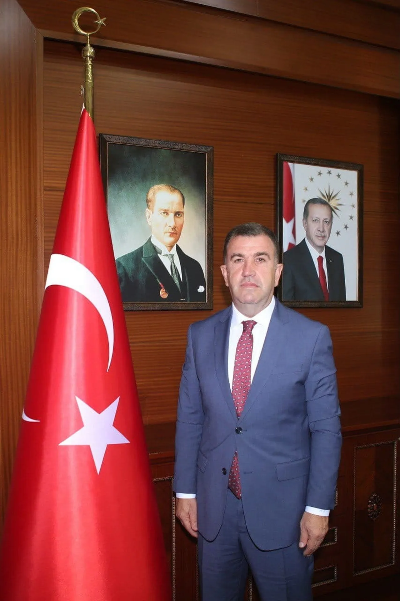 VALİ ELDİVAN: "MEVLİD KANDİLİ, GÖNÜLLERİMİZİ SEVGİ VE MERHAMETLE YENİDEN BULUŞTURMAK İÇİN KIYMETLİ...