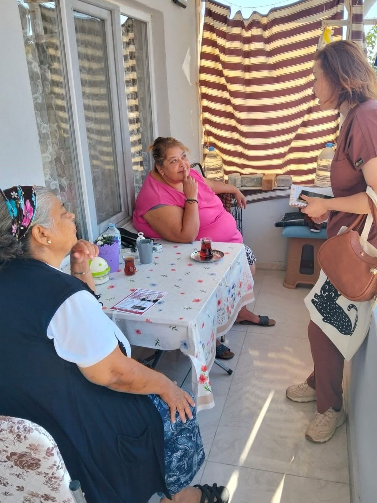 SÖKE’DE ROMAN VATANDAŞLARA YÖNELİK GERÇEKLEŞTİRİLEN SAHA ÇALIŞMASI KAPSAMINDA KEMALPAŞA...