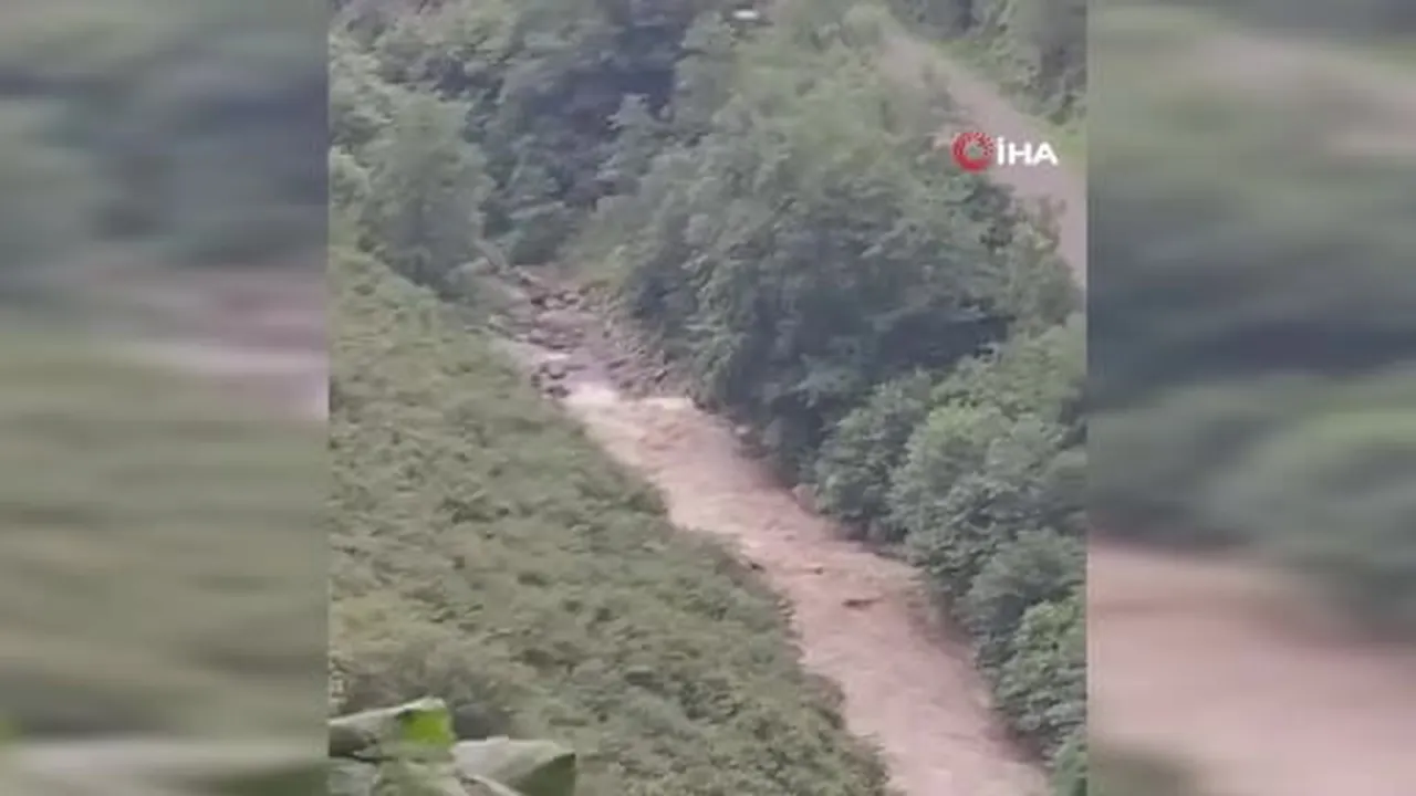 Giresun'da 2 kız kardeşin ölümüne annelerinin ise kaybolmasına neden olan sel böyle geldi