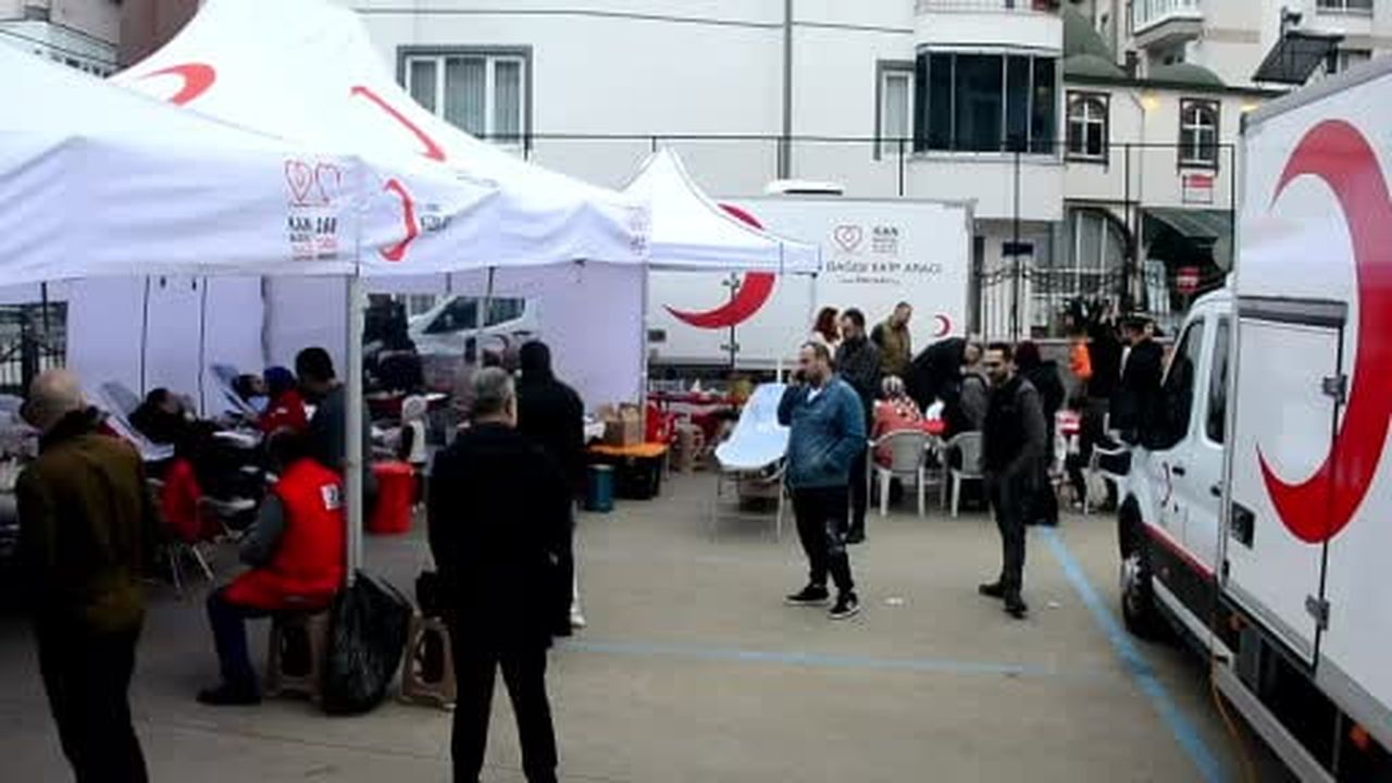 Minik öğrenciler ailelerini teşvik etti, 156 ünite kan toplandı