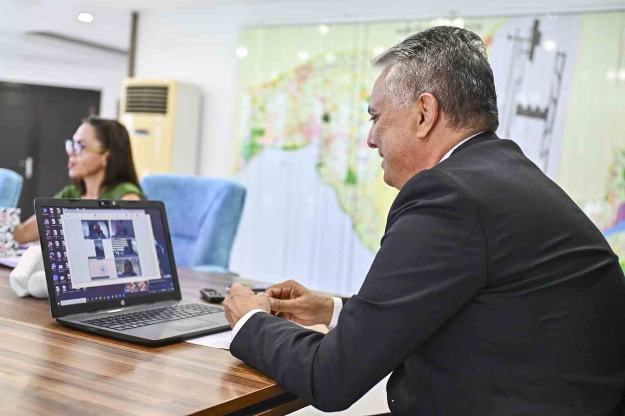 MURATPAŞA BELEDİYE BAŞKANI ÜMİT UYSAL , ÇEVRİM İÇİ TOPLANTIYA KATILDI