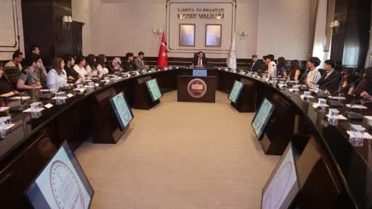 Depremin izlerinin silindiği Hatay'da 8 öğrenci LGS'de birinci olurken, 25 öğrenci YKS'de ilk...