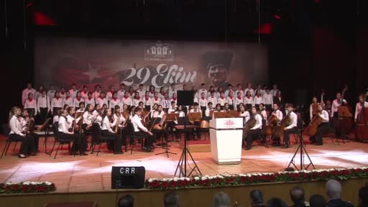 Cumhuriyet Bayramı’nın 103. yıl dönümü Şişli’de düzenlenen törenle kutlandı