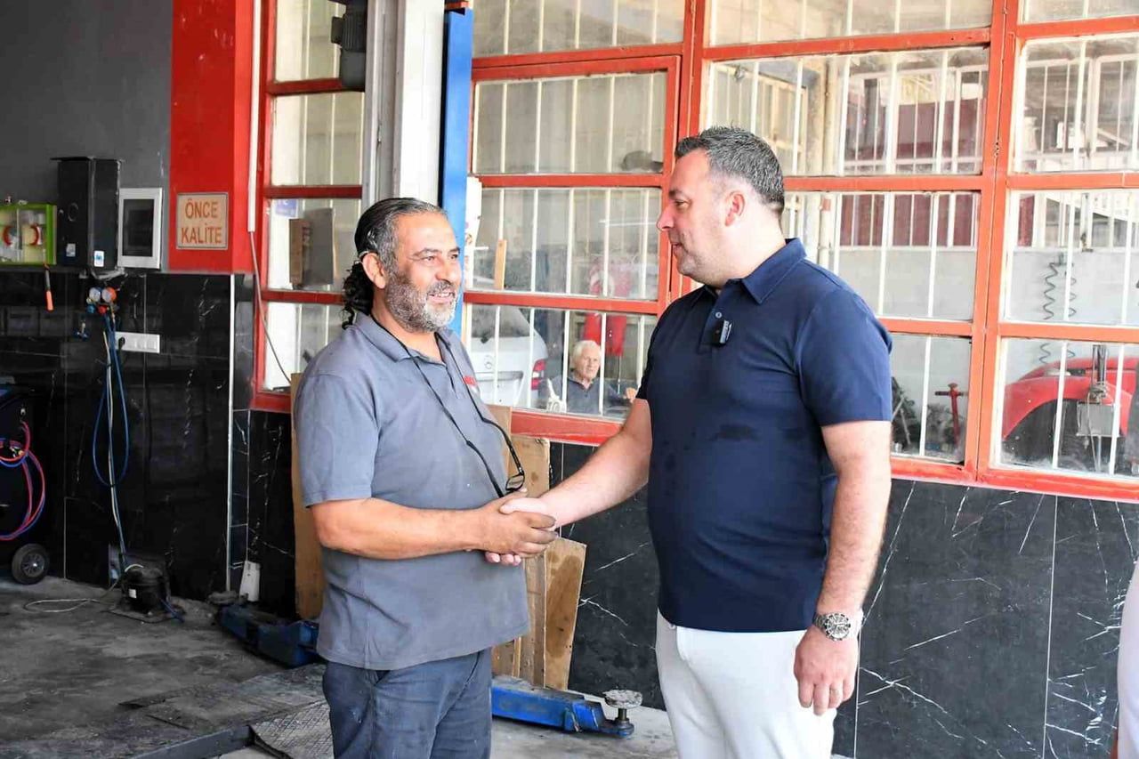 KUŞADASI BELEDİYE BAŞKAN VEKİLİ TAHSİN DEMİRTAŞ, SANAYİ SİTESİ ESNAFIYLA BİR ARAYA GELEREK YAŞANAN...