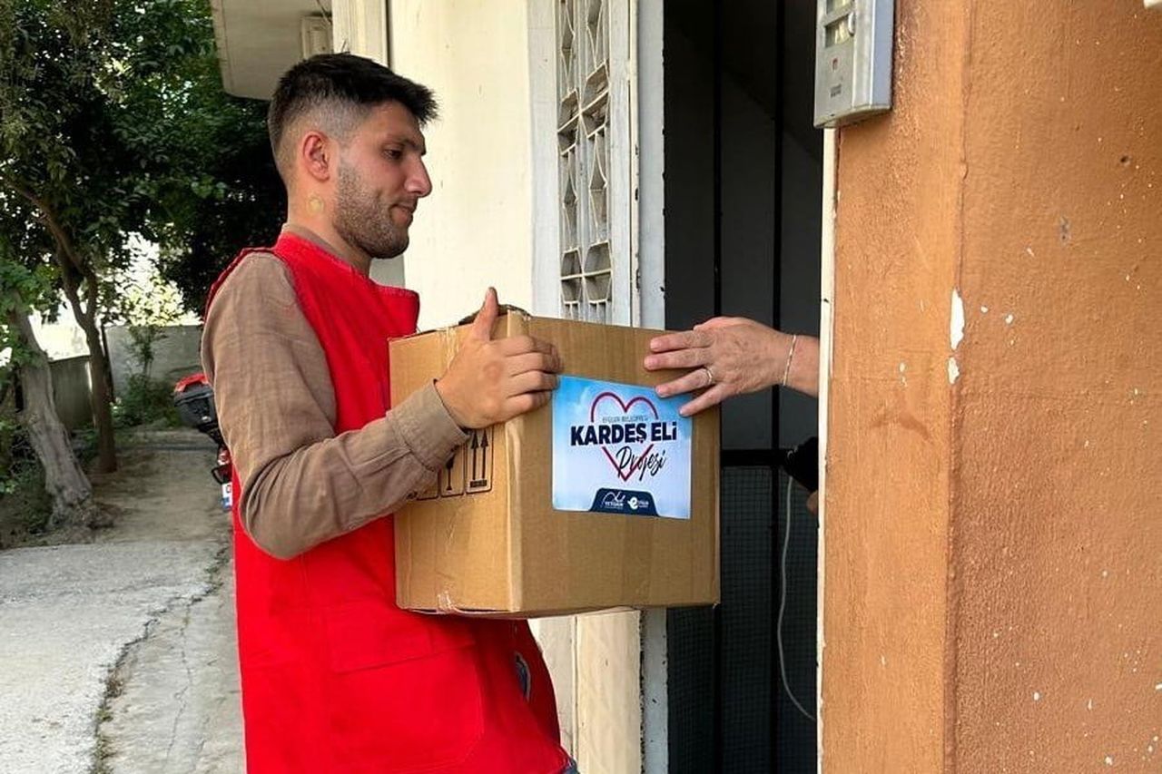EFELER BELEDİYESİ’NİN SOSYAL BELEDİYECİLİK ANLAYIŞIYLA HAYATA GEÇİRDİĞİ EFESYA, İHTİYAÇ SAHİBİ...