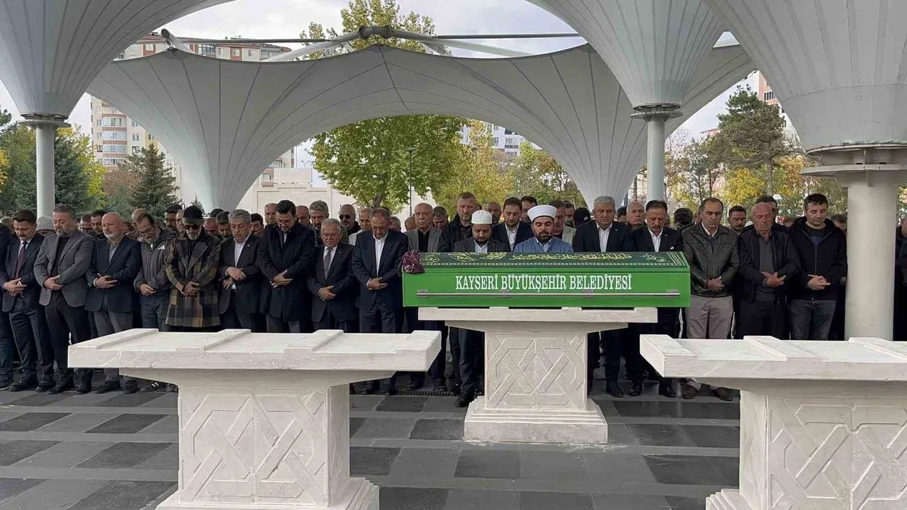 GAZETECİ YAZAR ÇETİN AGAŞE İLE GAZETECİ YUSUF AGAŞE'NİN ANNESİ NİMET AGAŞE HAYATINI...