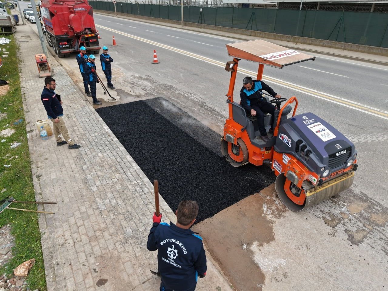 KOCAELİ BÜYÜKŞEHİR BELEDİYESİ BÜNYESİNDE YOL BAKIM VE ONARIM ÇALIŞMALARI İÇİN 2021 YILINDA KURULAN...