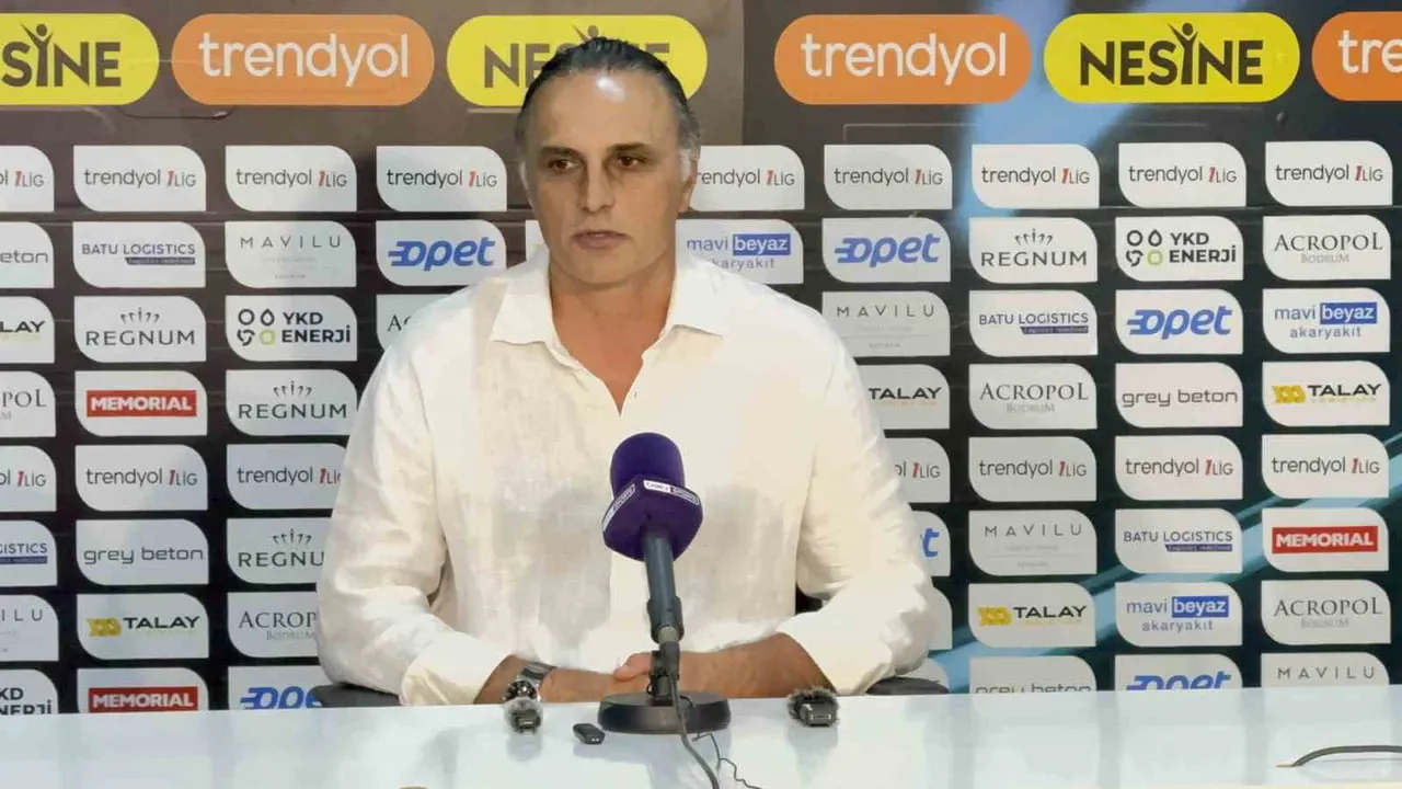 ESENLER EROKSPOR TEKNİK DİREKTÖRÜ MUSTAFA GÜRSEL MAÇIN ARDINDAN AÇIKLAMALARDA BULUNDU.