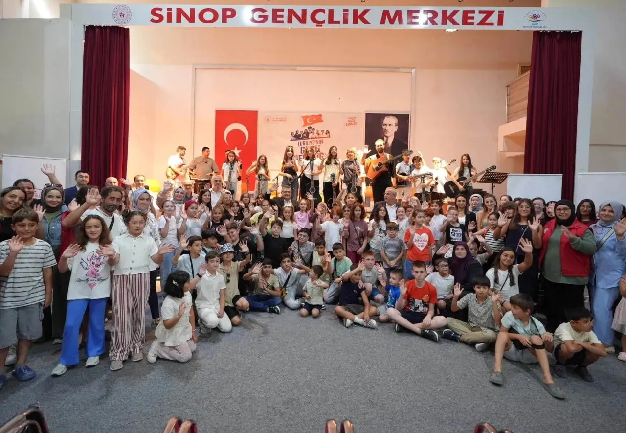 SİNOP'TA ÇOCUKLARIN VE GENÇLERİN YAZ TATİLİNİ SPOR, SANAT VE SOSYAL FAALİYETLERLE VERİMLİ...