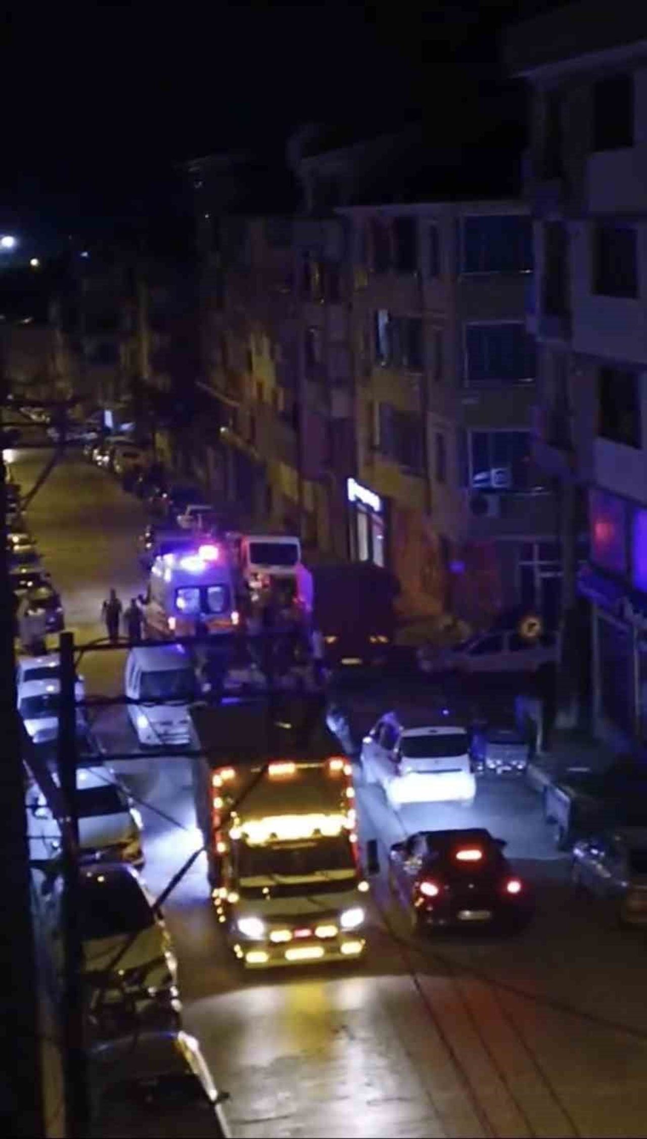 OLAY, SAAT 01.00 SIRALARINDA KARACABEY İLÇESİ KARACAAHMET MAHALLESİ'NDE MEYDANA GELDİ.