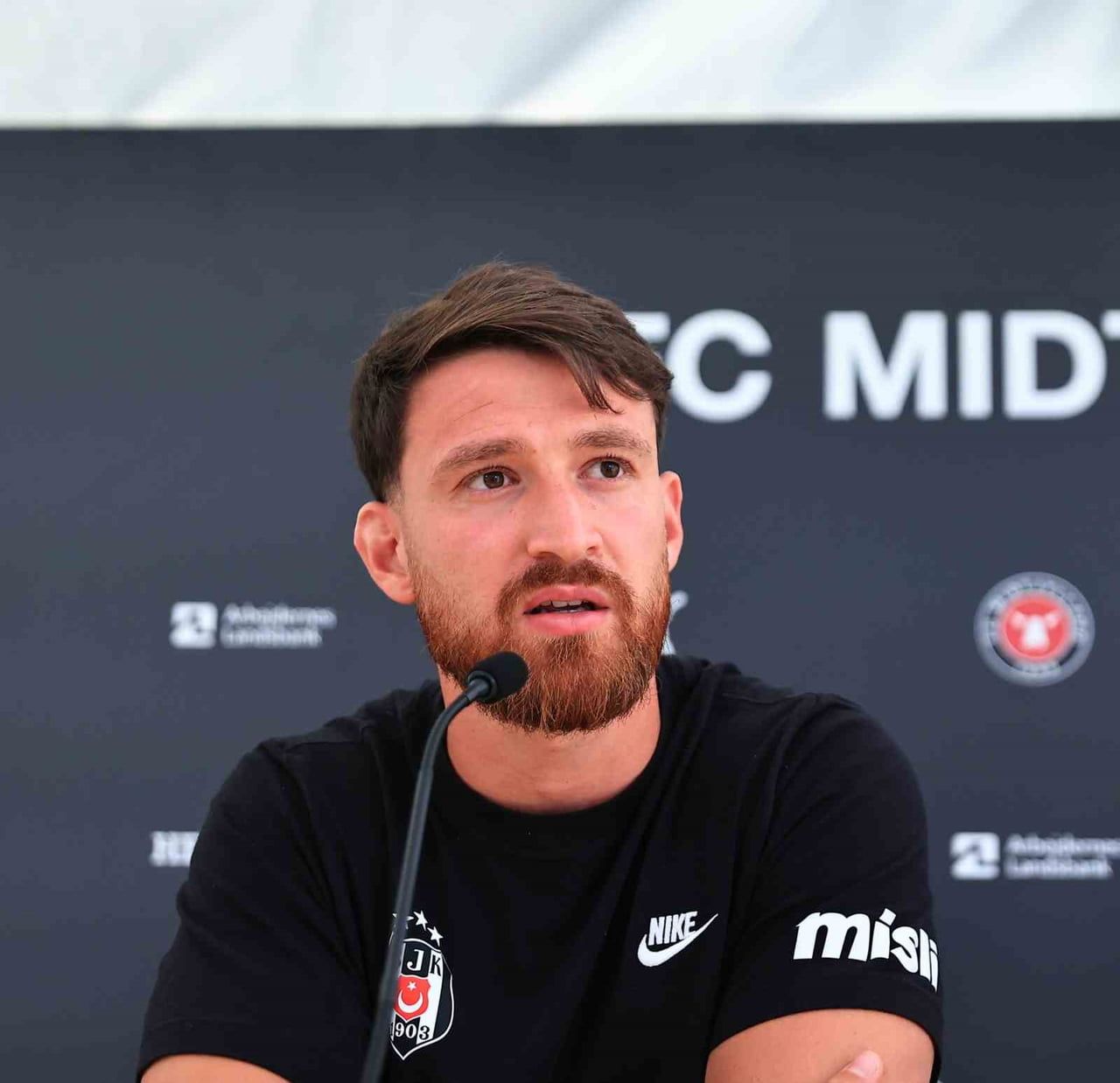SALİH ÖZCAN