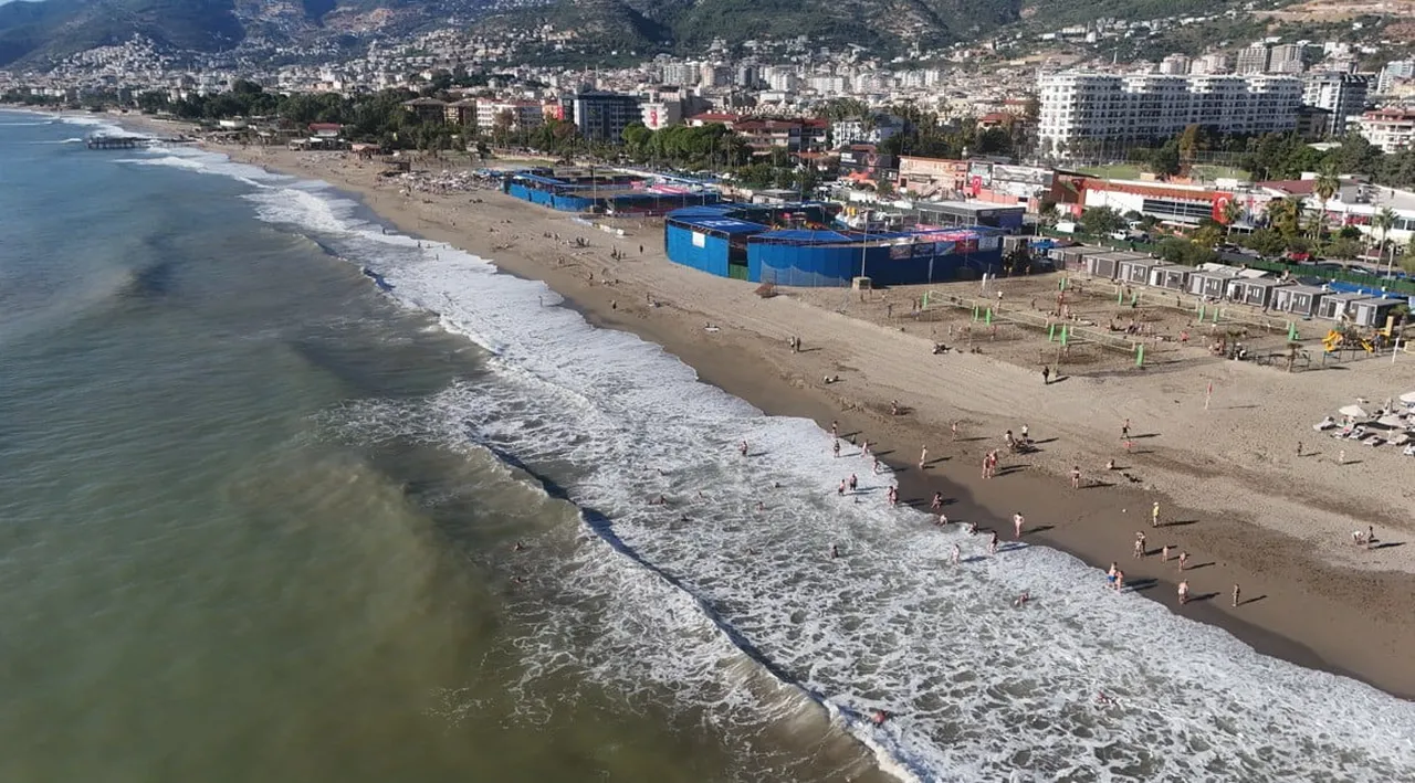 ANTALYA’NIN ALANYA İLÇESİNDE YAKLAŞIK BİR HAFTADIR ETKİLİ OLAN SAĞANAK YAĞIŞLI HAVA, BUGÜN YERİNİ...