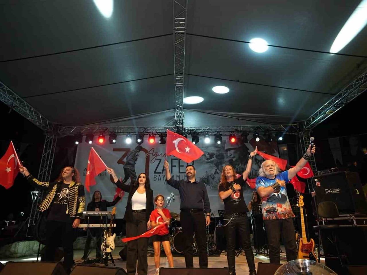 30 AĞUSTOS ZAFER BAYRAMI’NIN 104'ÜNCÜ YIL DÖNÜMÜ, ATAŞEHİR’DE GÜN BOYU SÜREN ETKİNLİKLERLE BÜYÜK...