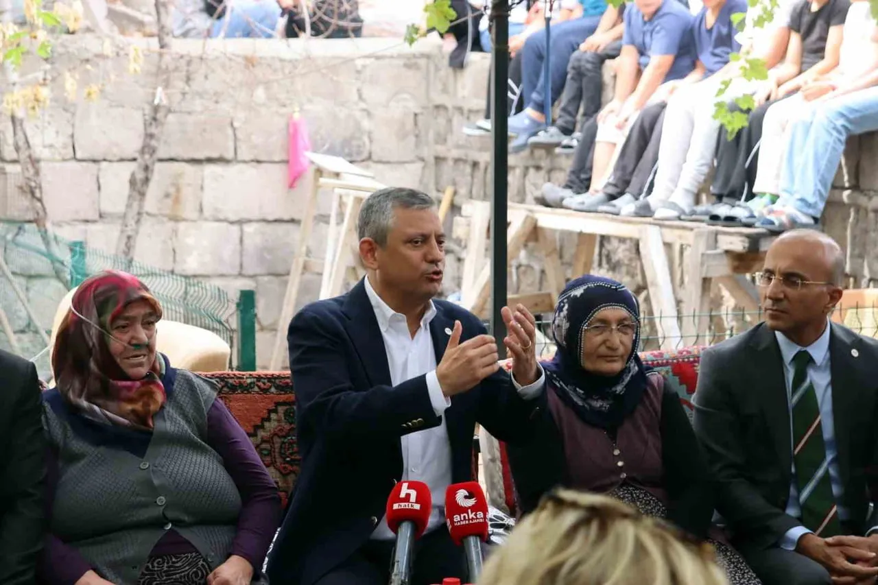 MELİKGAZİ İLÇESİNDE BULUNAN ESKİŞEHİR BAĞLARI BÖLGESİ'NDE MÜSTAKİL BİR EVDE KADIN BULUŞMASINA...