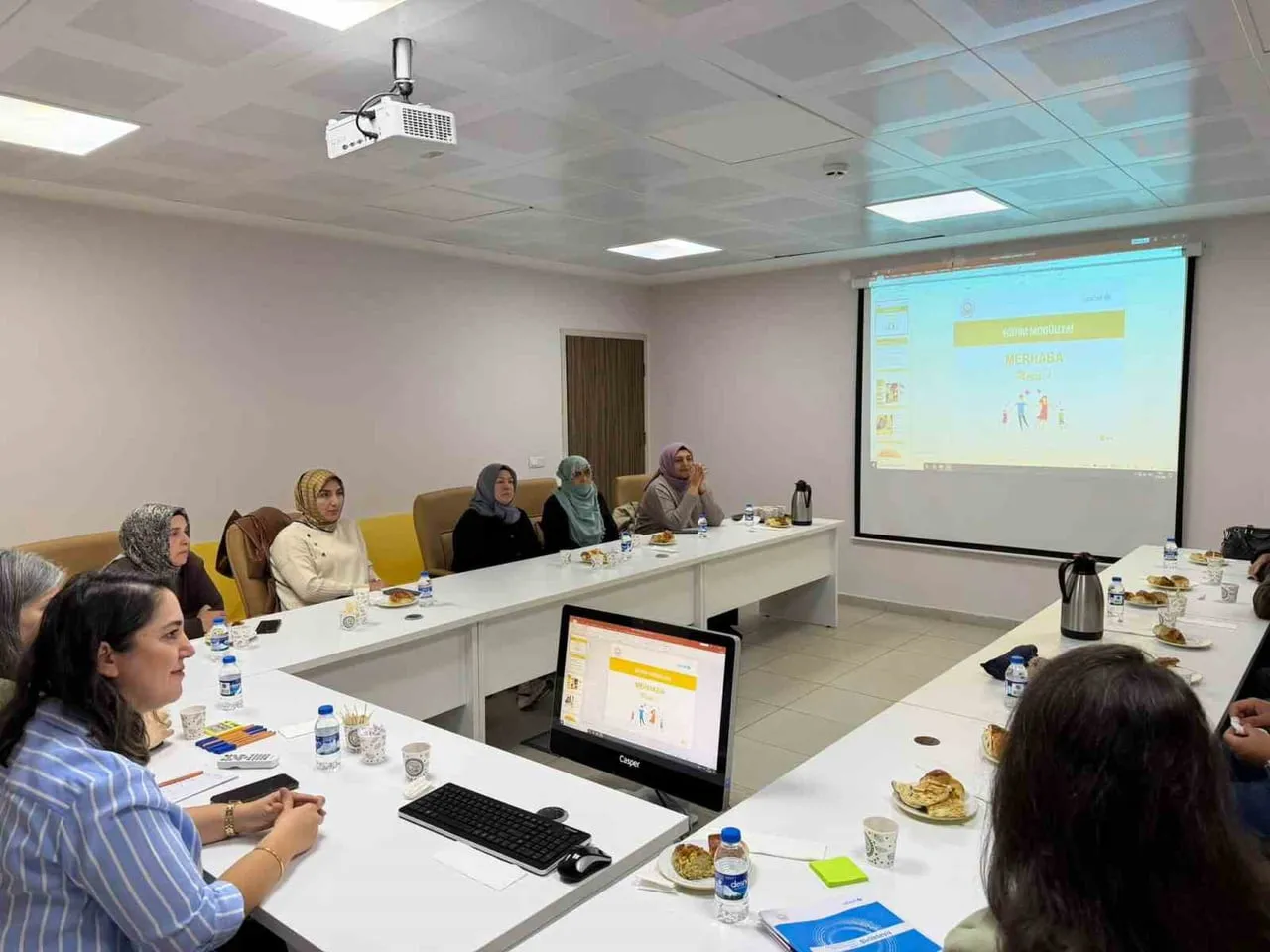 BAYBURT’TA KORUYUCU AİLELERE YÖNELİK EĞİTİM DÜZENLENDİ