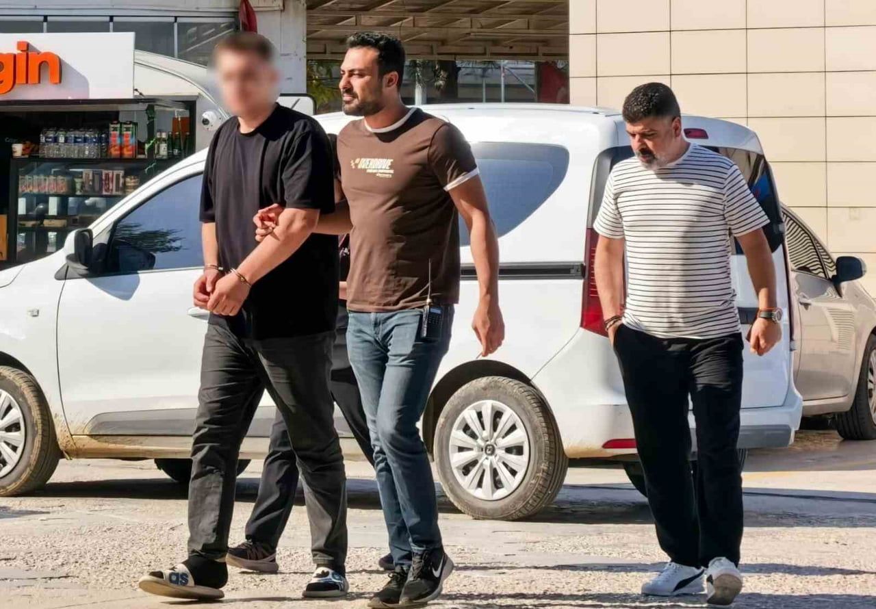 EMNİYETTEKİ İŞLEMLERİ TAMAMLANAN ŞÜPHELİ, ADLİYEYE SEVK EDİLDİ.