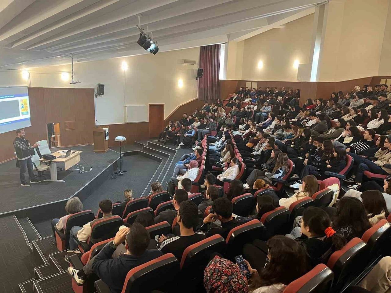 AFYONKARAHİSAR İL EMNİYET MÜDÜRLÜĞÜ EKİPLERİ TARAFINDAN ÜNİVERSİTE ÖĞRENCİLERİNE YÖNELİK...