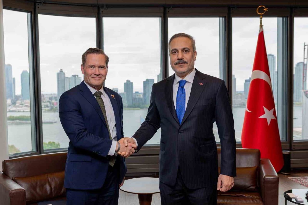 DIŞİŞLERİ BAKANI HAKAN FİDAN, NEW YORK'TA BM DAİMİ TEMSİLCİSİ MİKE WALTZ İLE BİR ARAYA...