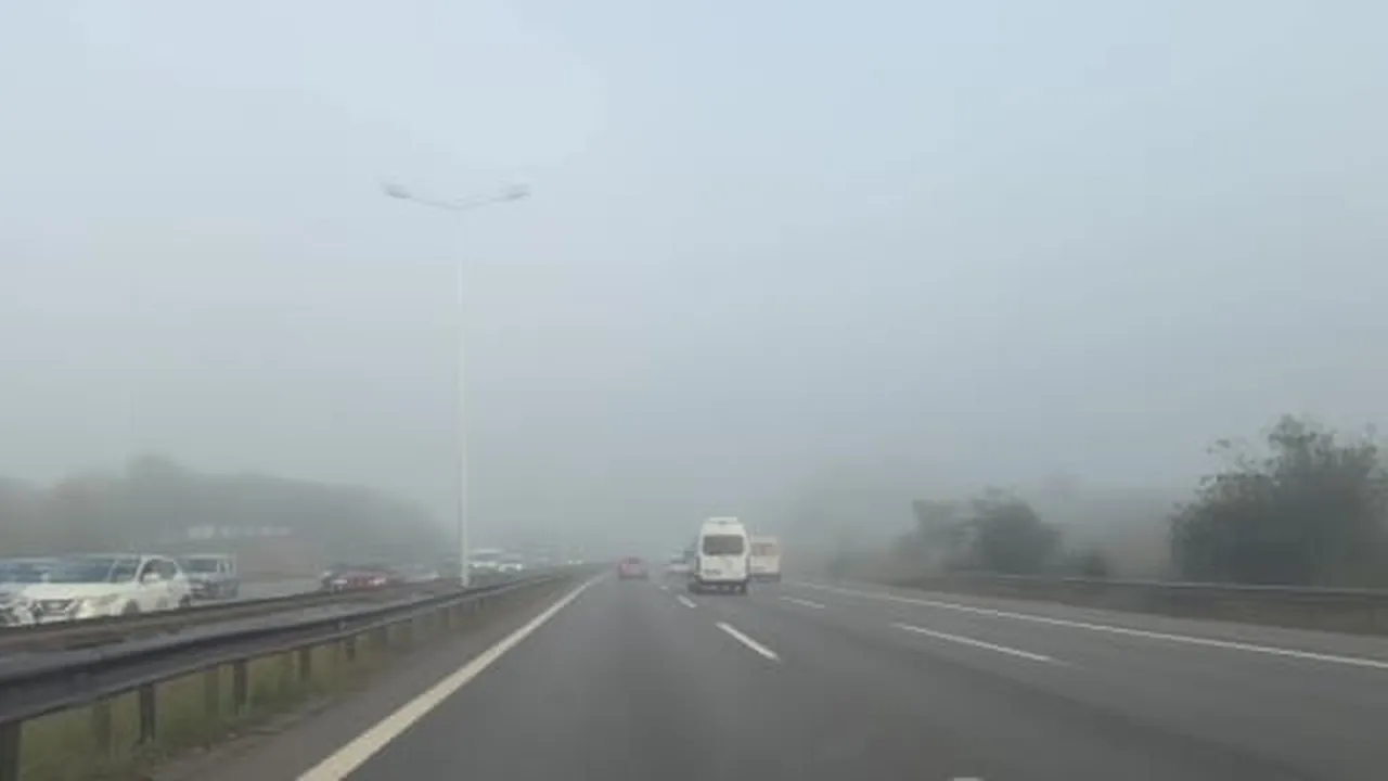İstanbul Anadolu Yakası'nda sis etkili oldu