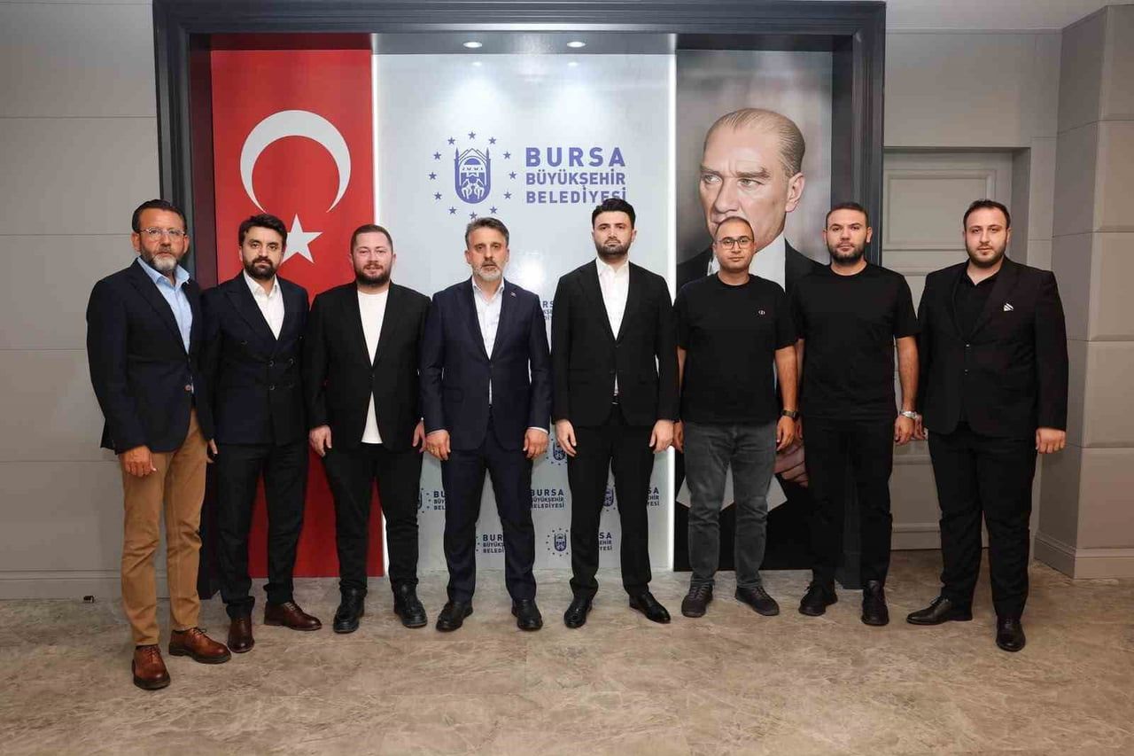 BURSA BÜYÜKŞEHİR BELEDİYE BAŞKAN VEKİLİ ŞAHİN BİBA, SÜPER LİG YOLUNDA EMİN ADIMLARLA İLERLEYEN...