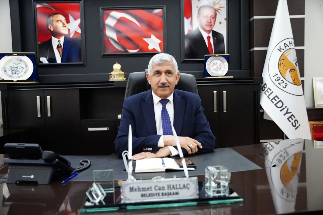 ADIYAMAN’IN KAHTA İLÇE BELEDİYE BAŞKANI MEHMET CAN HALLAÇ, CUMHURİYET’İN 103. YIL DÖNÜMÜ...