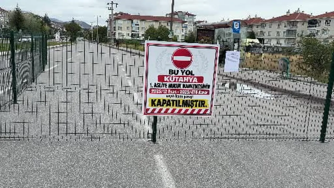Kütahya'da mahkeme kararıyla yol ulaşıma kapatıldı