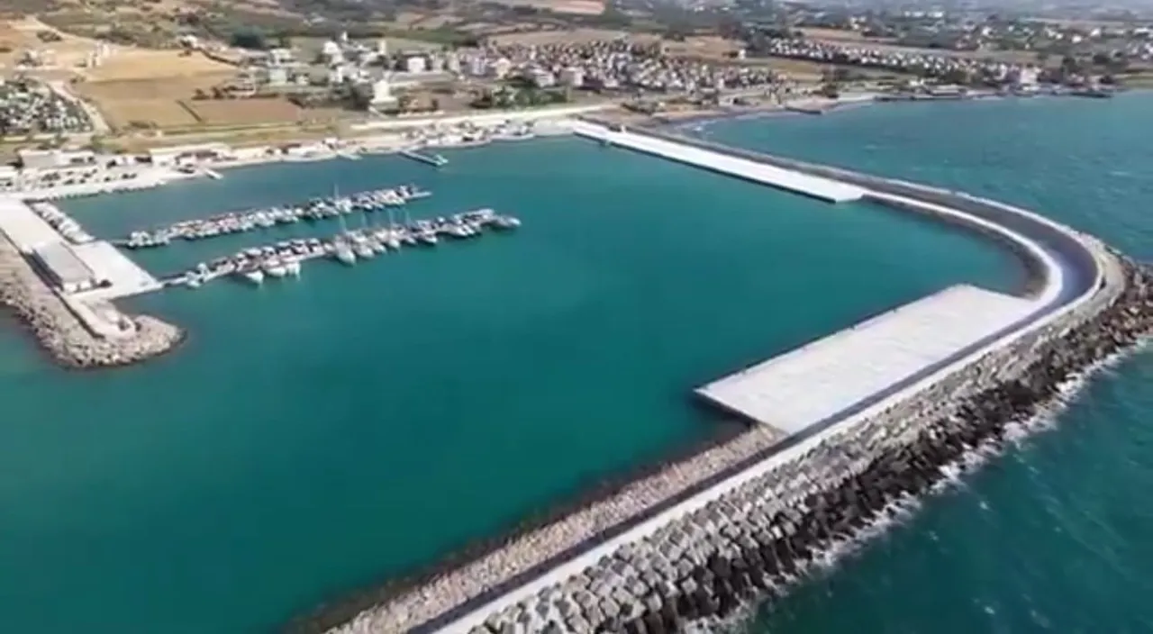VALİ MUSTAFA MASATLI, MADENLİ YAT LİMANI’NDA DEVAM EDEN KAPASİTE ARTIRIMI ÇALIŞMALARINI...