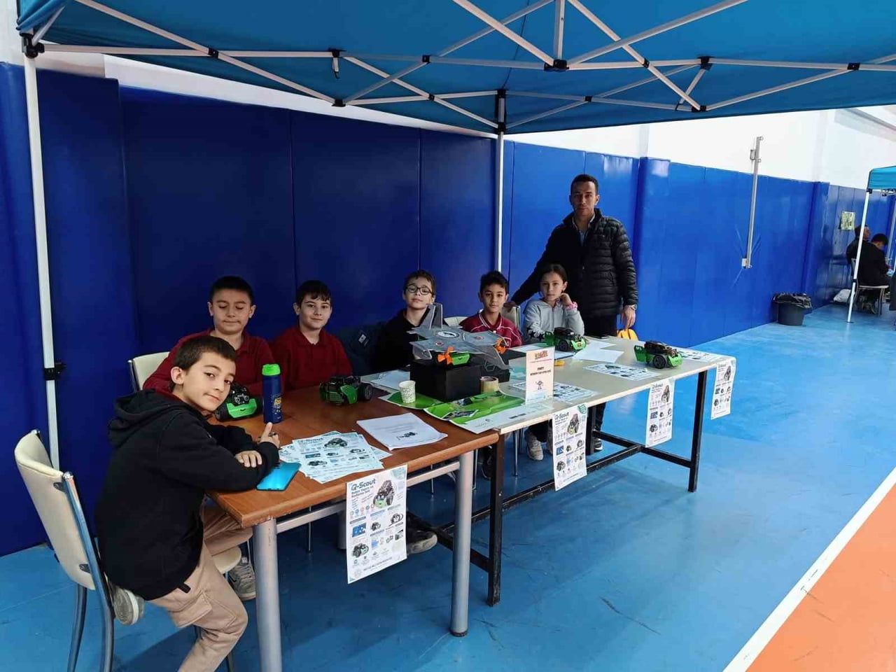 EMET’TE MİNİK ELLER ROBOTİK KODLAMAYLA BULUŞTU
