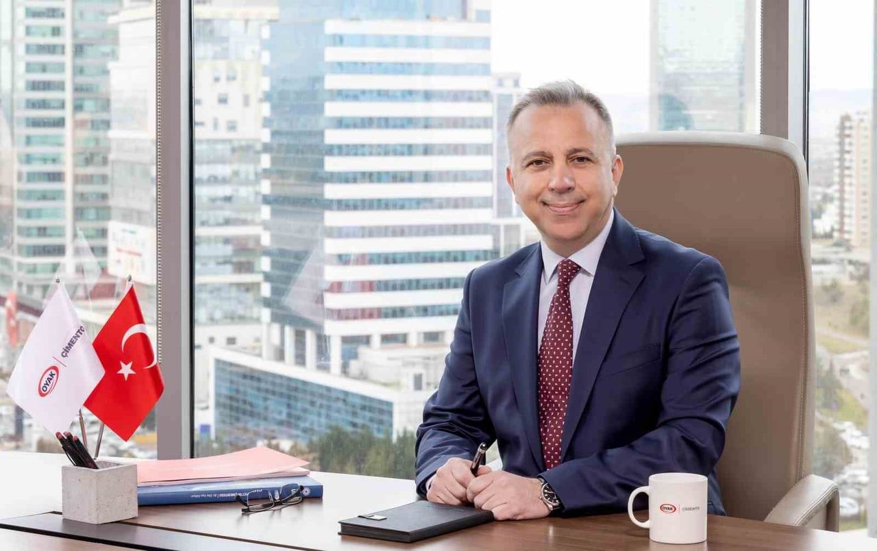 OYAK ÇİMENTO ÜLKE CEO'SU MURAT SELA