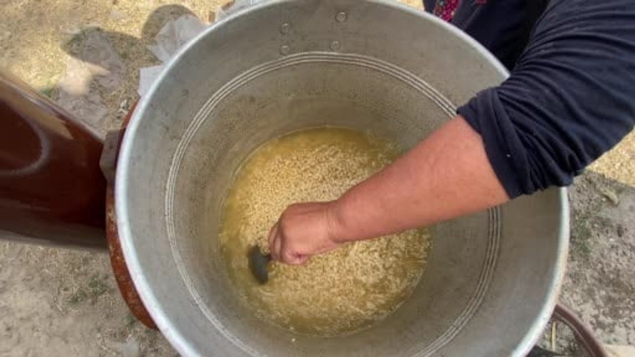 Asırlık lezzet Patnos’ta yaşatılıyor: Gırar çorbası yazın serinletiyor, kışın...