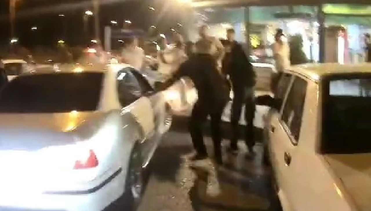 KARABÜK’TE İKİ KİŞİ ARASINDA "YAN BAKMA" MESELESİ NEDENİYLE ÇIKAN TARTIŞMA, YUMRUKLU KAVGAYA...