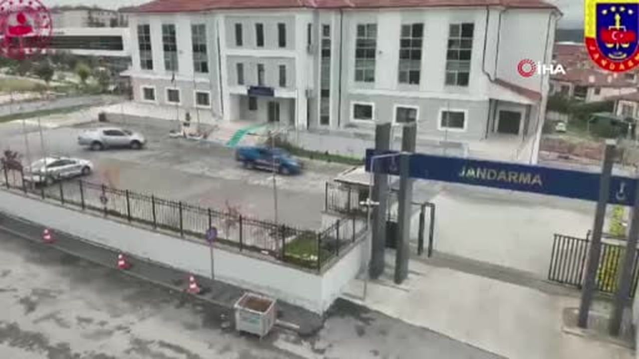 Eskişehir'de kaçak içki üretilen eve jandarmadan operasyon
