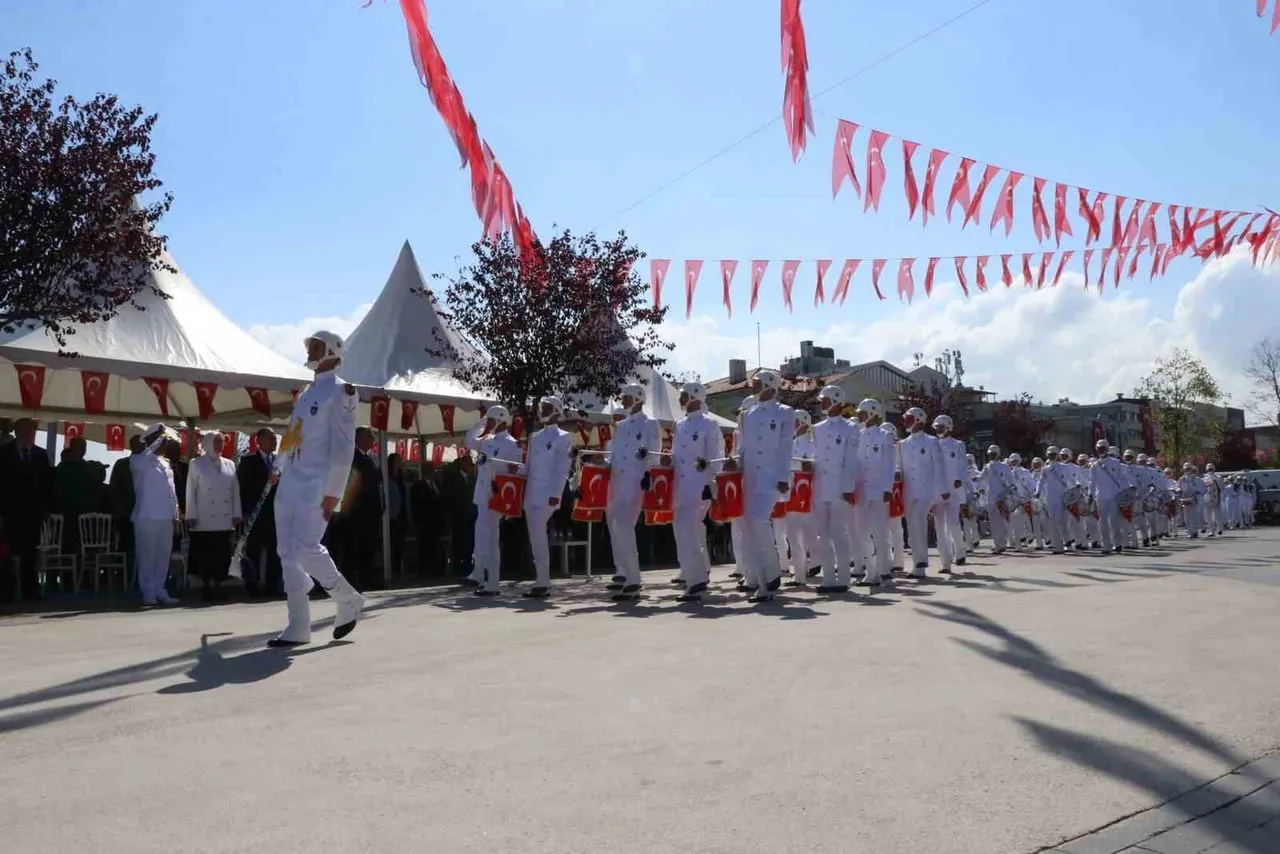 YALOVA’DA, 30 AĞUSTOS ZAFER BAYRAMI ÇEŞİTLİ ETKİNLİKLERLE KUTLANIYOR.