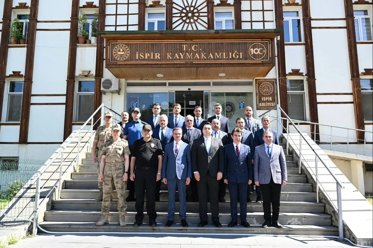 İLÇE ZİYARETLERİ KAPSAMINDA İSPİR İLÇESİNE GİDEN ERZURUM VALİSİ AYDIN BARUŞ, İLÇEDE YÜRÜTÜLEN...