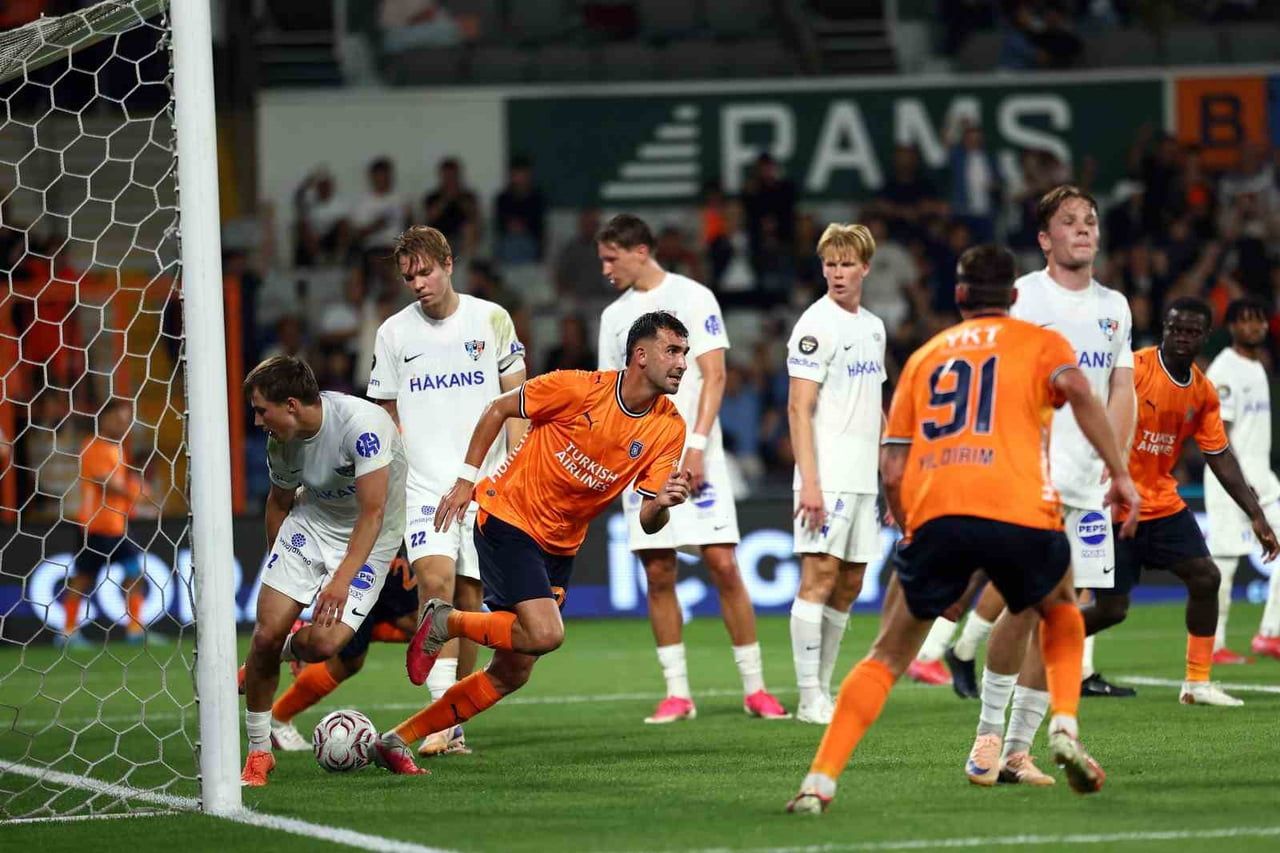 BAŞAKŞEHİR'İN UEFA KONFERANS LİGİ 2. ELEME TURU İLK MAÇINDA INTER TURKU KARŞISINDA TAKIMININ...