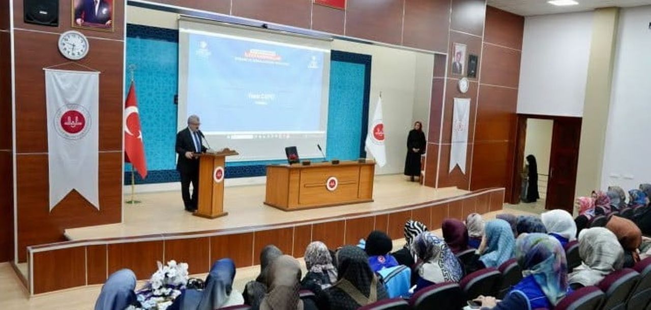 TDV DOĞU ANADOLU BÖLGESİ KADIN KOLLARI İSTİŞARE TOPLANTISI ERZURUM’DA GERÇEKLEŞTİ.