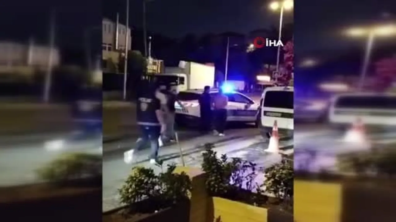 Avcılar’da otomobil sürücüsü motosiklete çarptı: Polise direnen sürücü alkollü çıktı