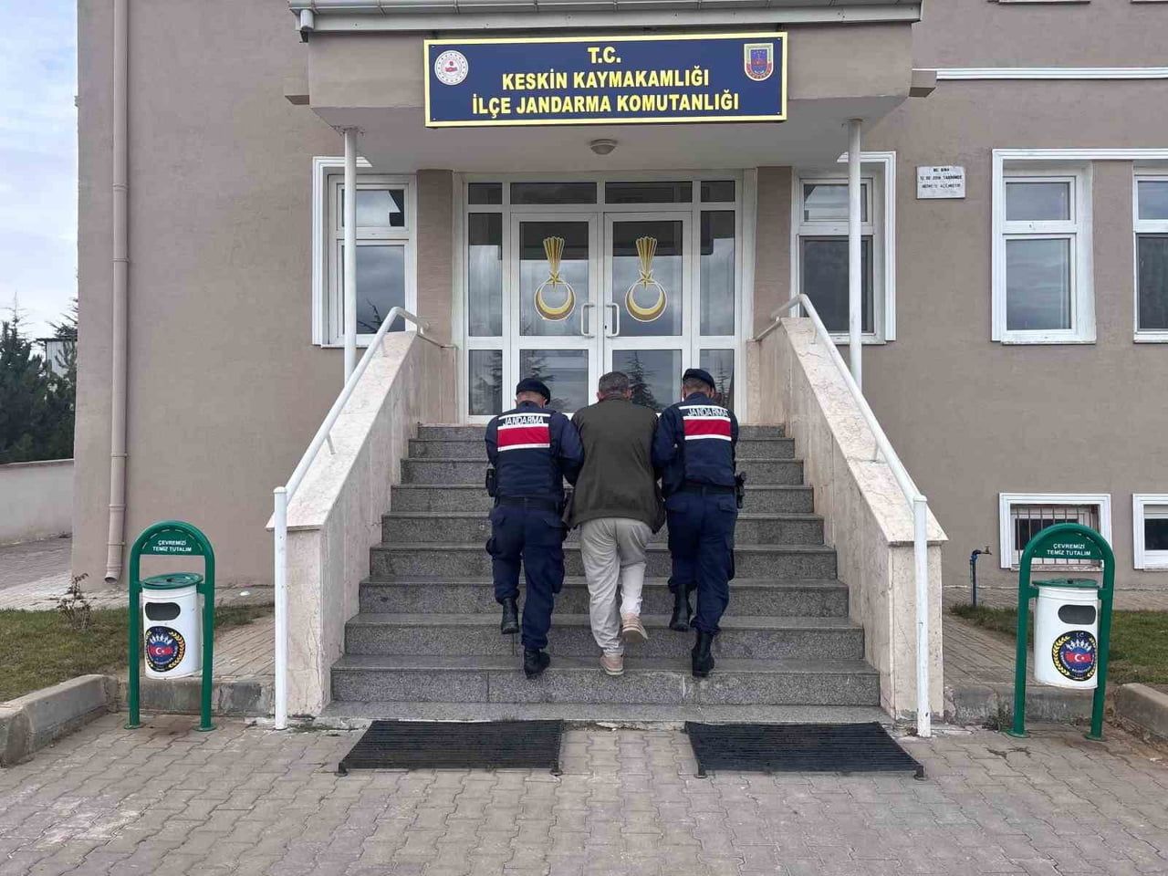 KIRIKKALE'DE JANDARMA EKİPLERİNCE DÜZENLENEN OPERASYONLARDA, HAKLARINDA KESİNLEŞMİŞ HAPİS CEZASI...