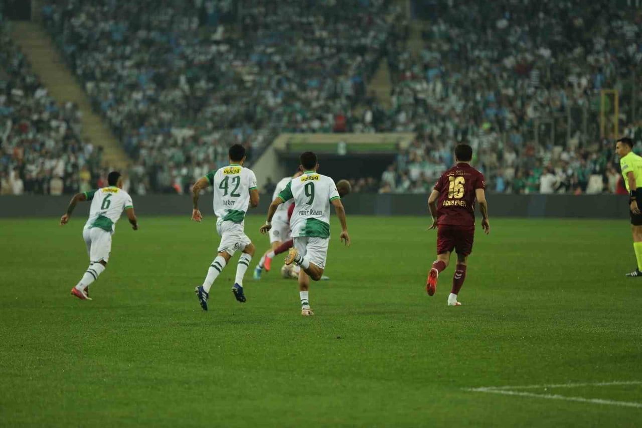 TRENDYOL 1. LİG’DE BURSASPOR, SAHASINDA KARŞILAŞTIĞI MARDİN 1969 SPOR’A 2-1 MAĞLUP OLDU.