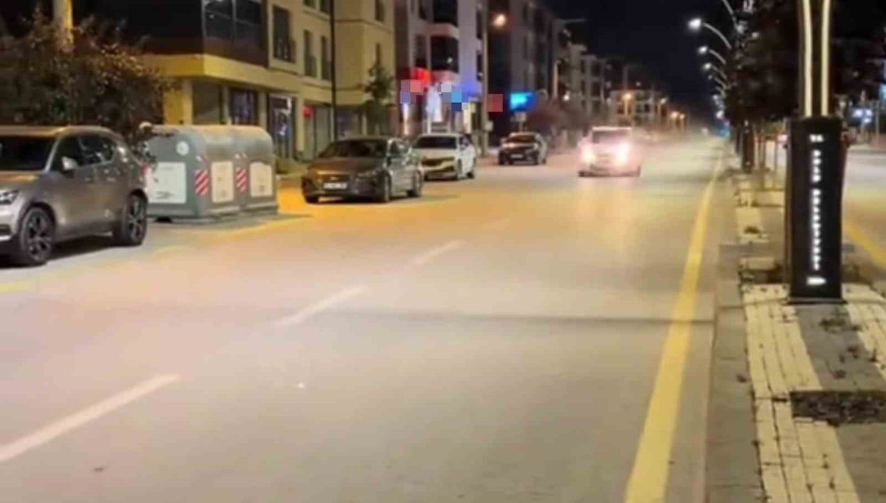 BOLU’DA, TEHLİKELİ ŞEKİLDE ARAÇ KULLANDIĞI ANLARI SOSYAL MEDYADA PAYLAŞAN SÜRÜCÜ İLE ARAÇ SAHİBİNE...