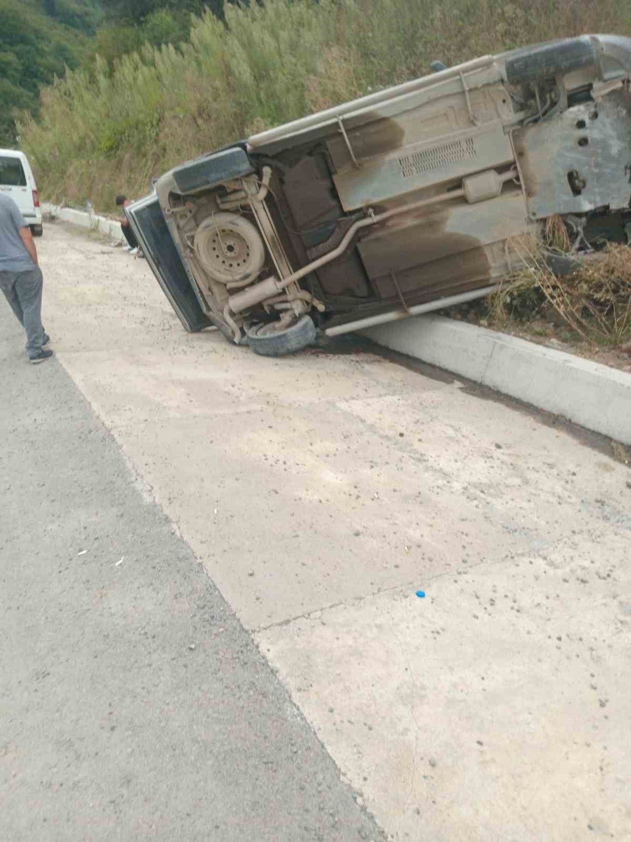 TRABZON'UN ARSİN İLÇESİNDE MEYDANA GELEN TRAFİK KAZASINDA 5 KİŞİ YARALANDI.