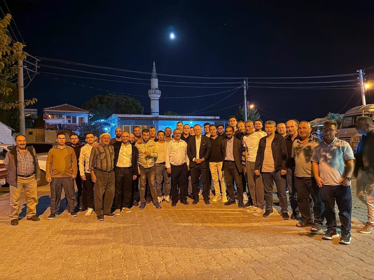 YUNUSEMRE BELEDİYE BAŞKANI SEMİH BALABAN, KIRSAL MAHALLE ZİYARETLERİ KAPSAMINDA DÜZLEN VE...