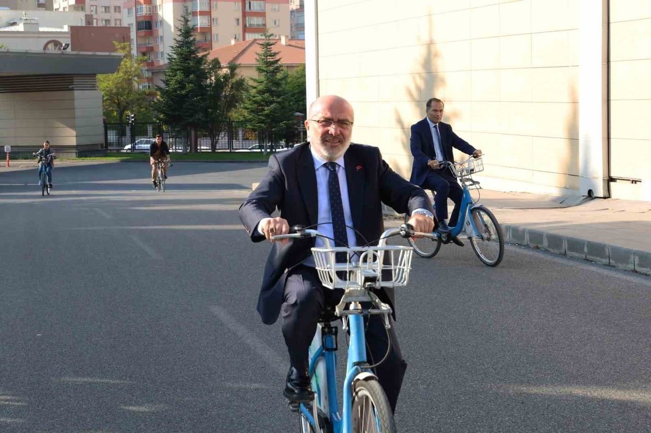 KAYSERİ ÜNİVERSİTESİ’NDE 22 EYLÜL DÜNYA ARABASIZ GÜNÜ KAPSAMINDA BU YIL İKİNCİSİ DÜZENLENEN...