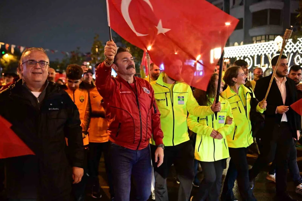 BAHÇELİEVLER BELEDİYESİ TARAFINDAN DÜZENLENEN PROGRAMDA CUMHURİYET'İN KURULUŞUNUN 103’ÜNCÜ YIL...