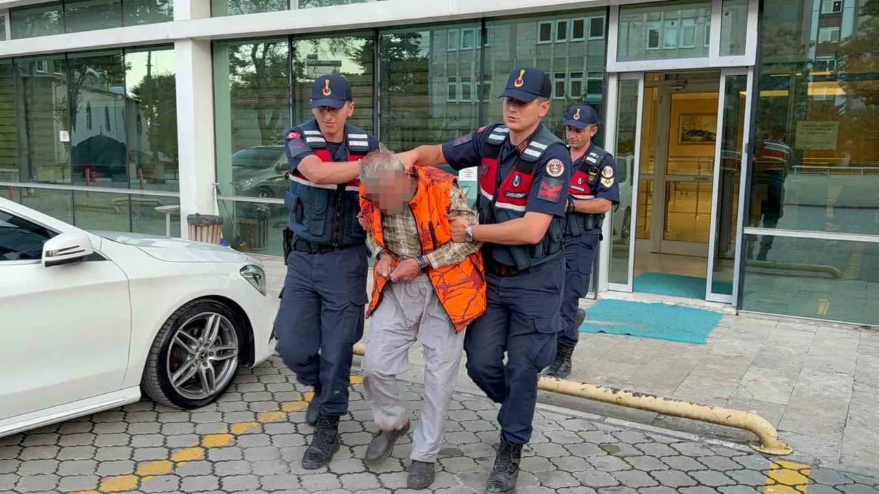 SAMSUN'DA 4 YAŞINDAKİ KIZ ÇOCUĞUNA YÖNELİK TACİZ İDDİASIYLA KIZIN YAKINLARI TARAFINDAN SOPAYLA...
