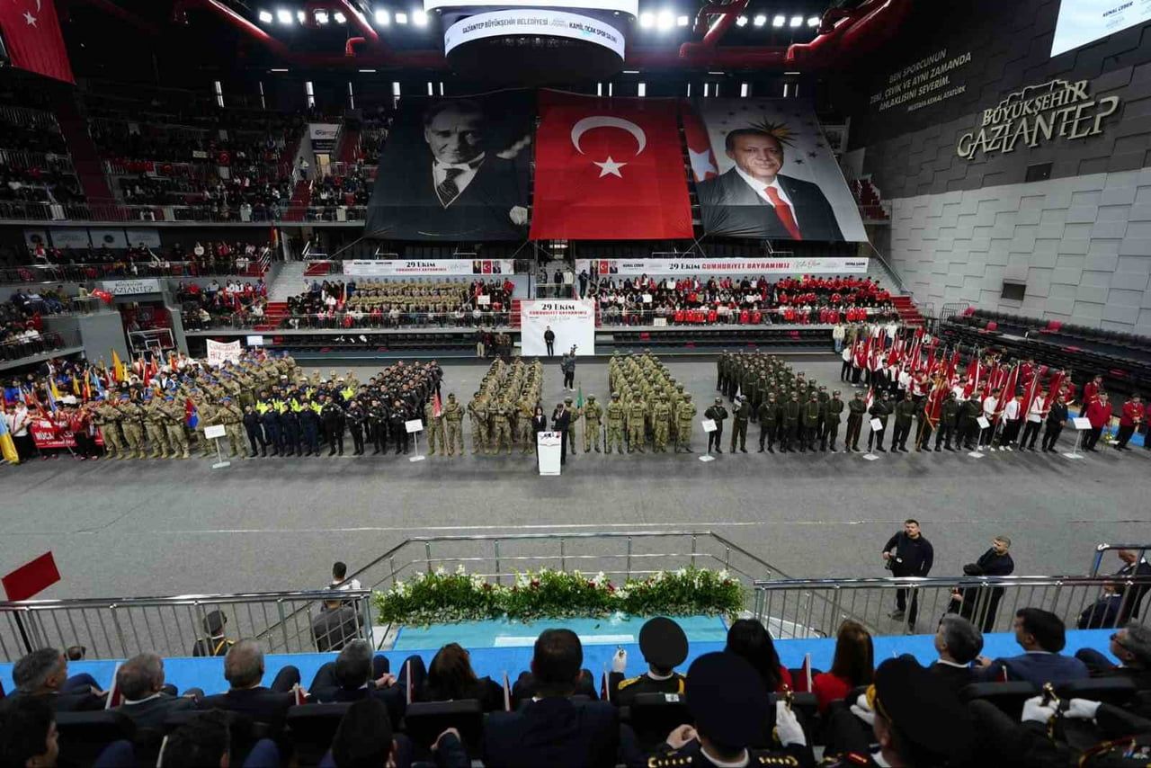 GAZİANTEP'TE CUMHURİYET'İN 103'ÜNCÜ YILI COŞKUYLA KUTLANDI