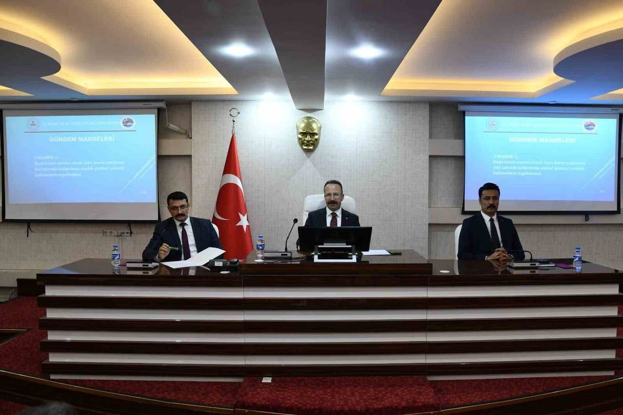 ARDAHAN'DA İL İDARE ŞUBE BAŞKANLARI TOPLANTISI GERÇEKLEŞTİRİLDİ. (OLGUN...